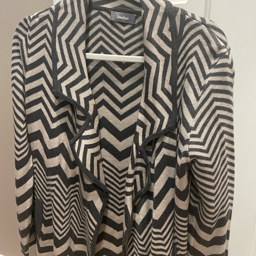 Neiman Marcus Black & Cream Chevron Open-Front Cardigan